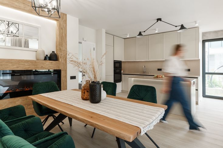 Side v3-55_websize (1).jpg